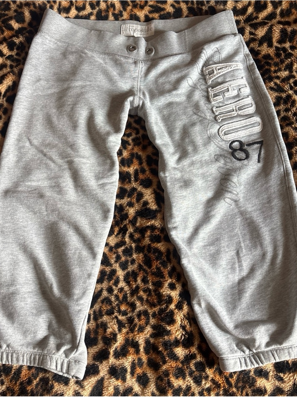 Aeropostale Gray Capri Sweatpants